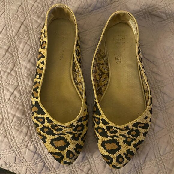 Leopard Print Pointed Toe Flats - Picture 3 of 3